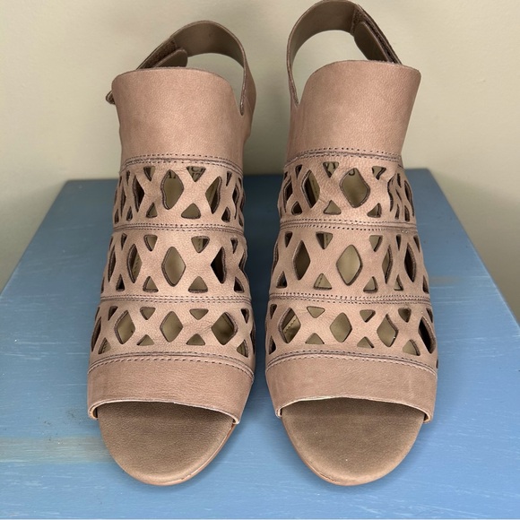 Vince Camuto Deverly cutout heeled sandals are in - Picture 2 of 11